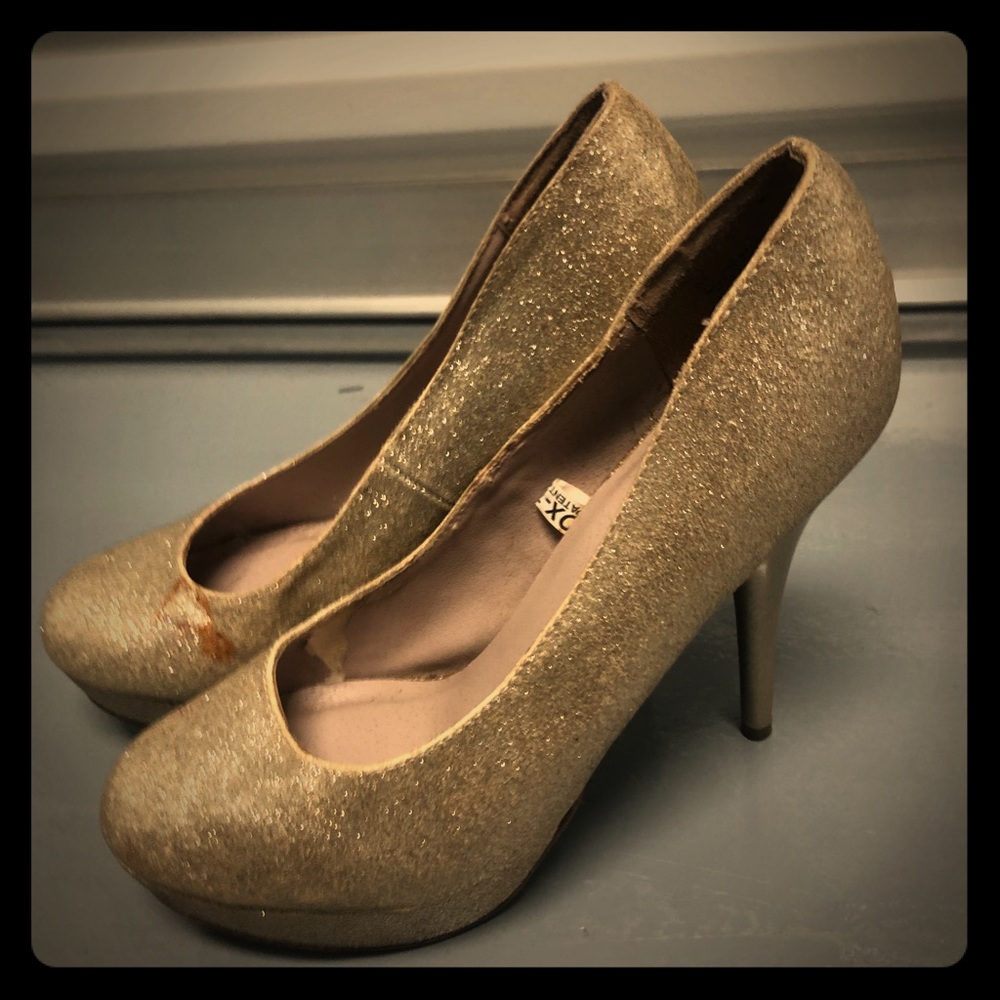 Gold glitter heels